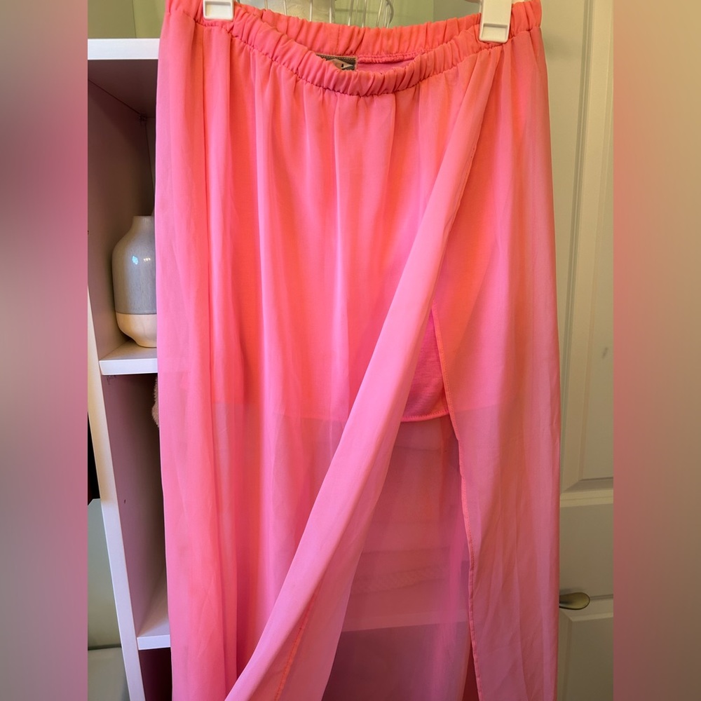Maxi skirt with slit
